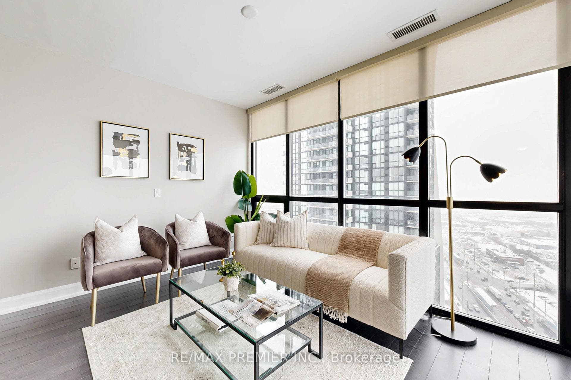 UNOBSTRUCTED VIEWS FROM 25TH FLOOR
