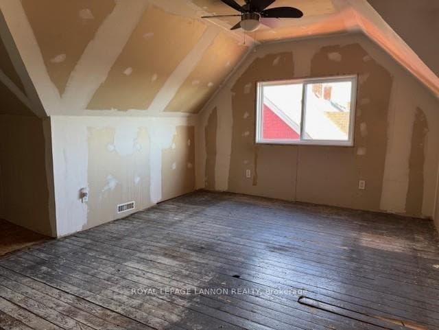 136 Dease Street photo 5