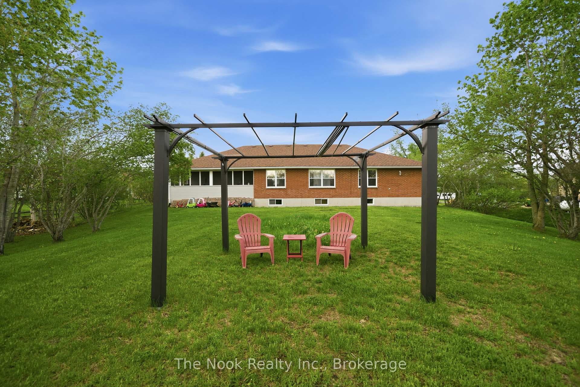 4 McGillivray Lane photo 39