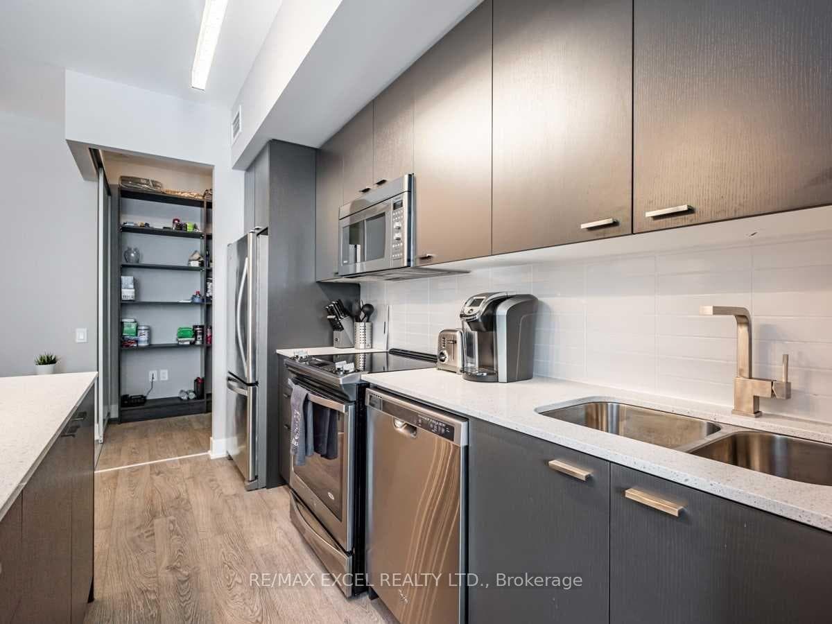 30 Roehampton Avenue Unit 619 photo 14