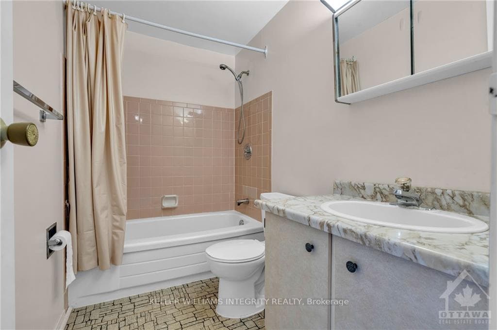 4340 STELLA Crescent photo 18