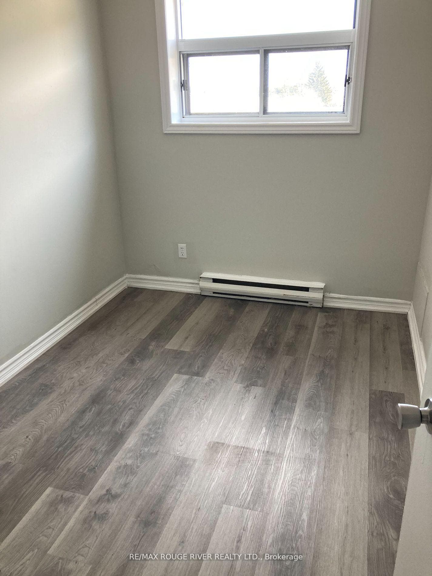 560 Bloor Street Unit 402 photo 6