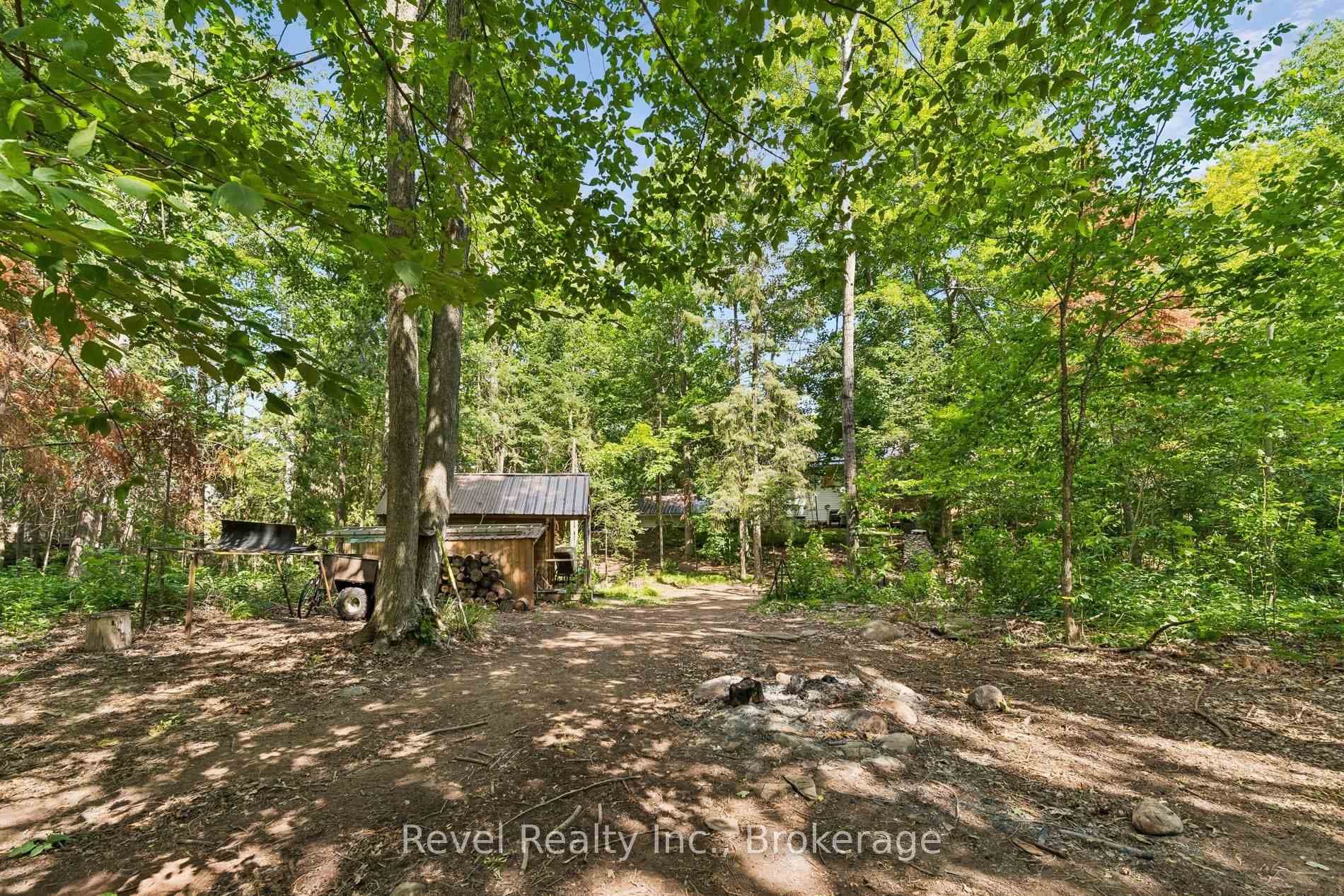 18 Bessie Avenue photo 42