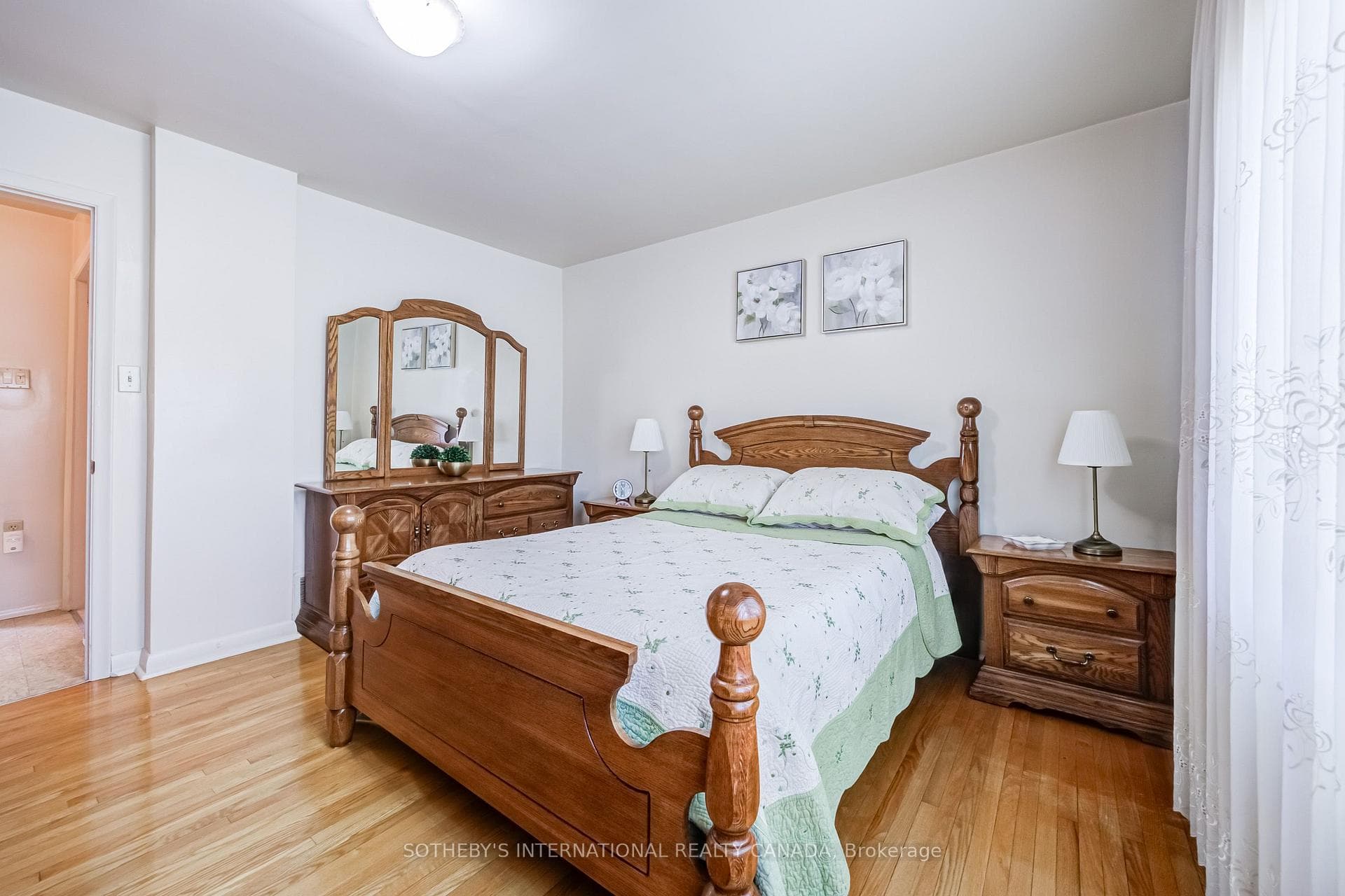 157 Ascot Avenue photo 21