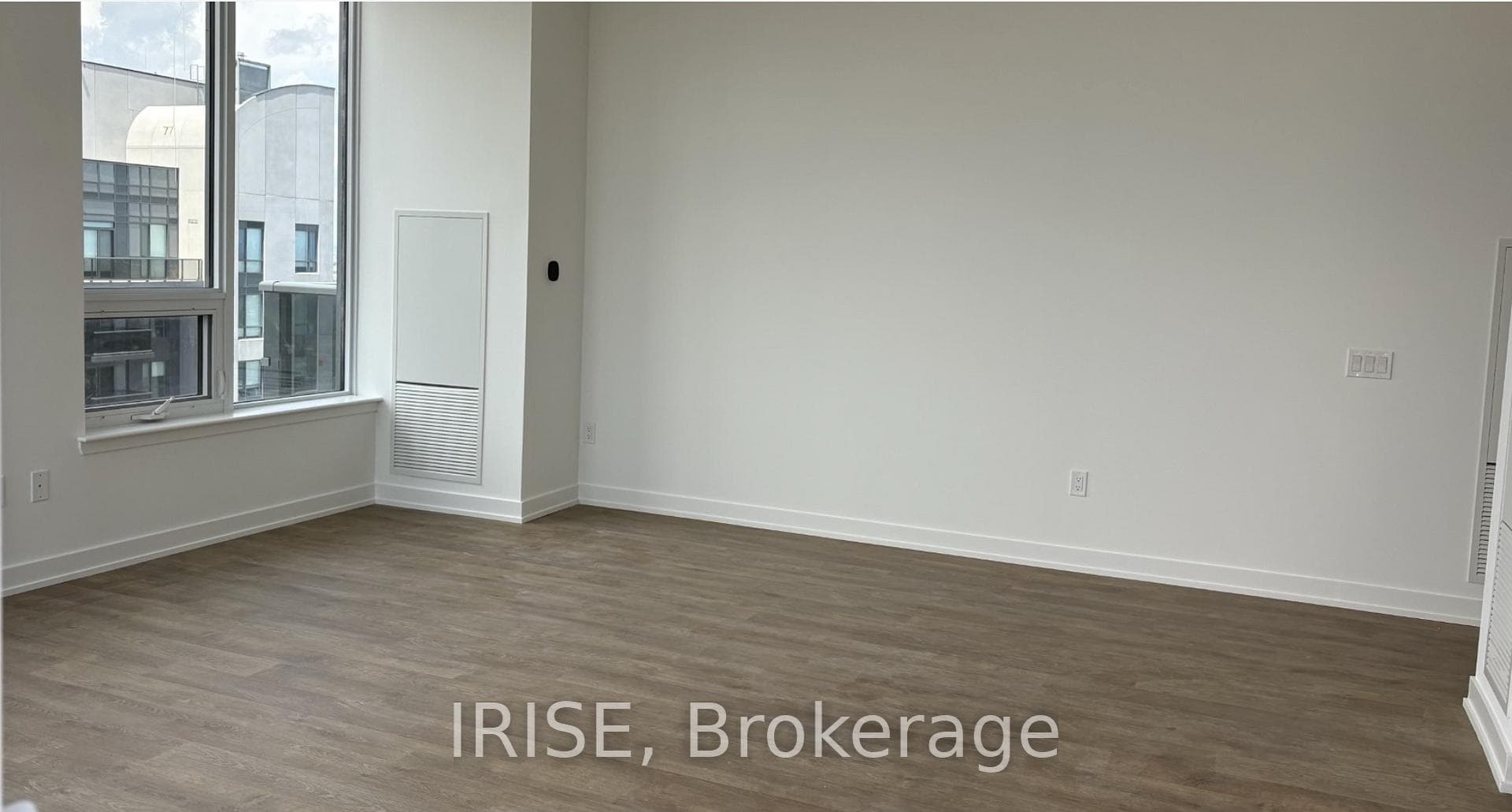 5105 Hurontario Street Unit PH05 photo 9