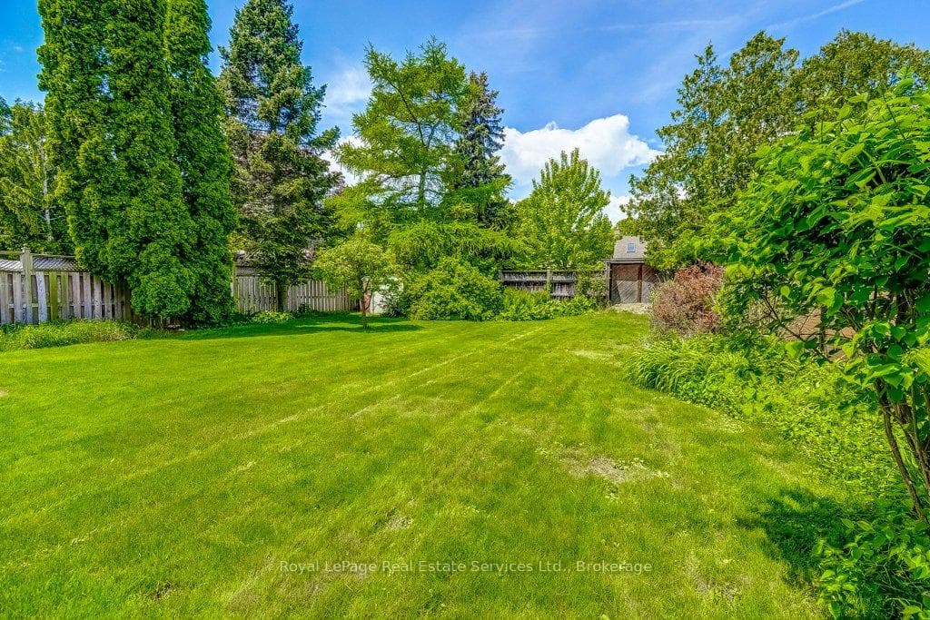 3121 Victoria Street photo 40