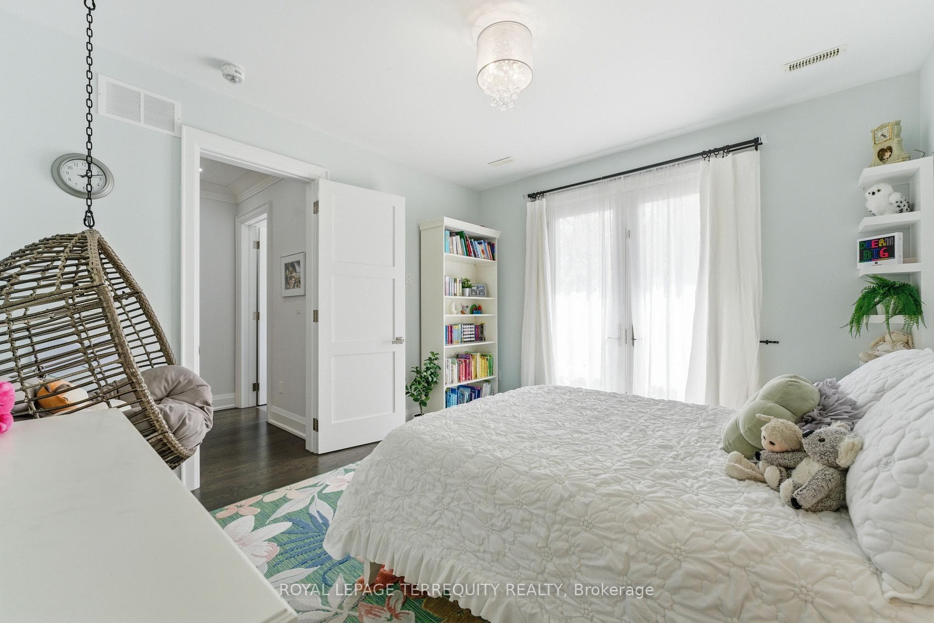 130 Edgecroft Road photo 34