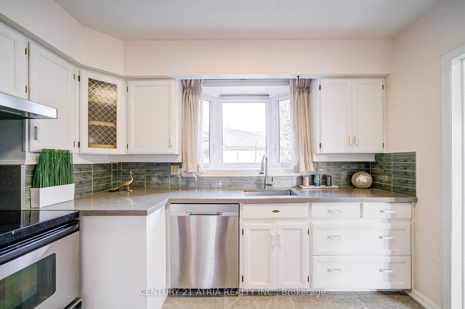 331 Elmwood Avenue photo 14