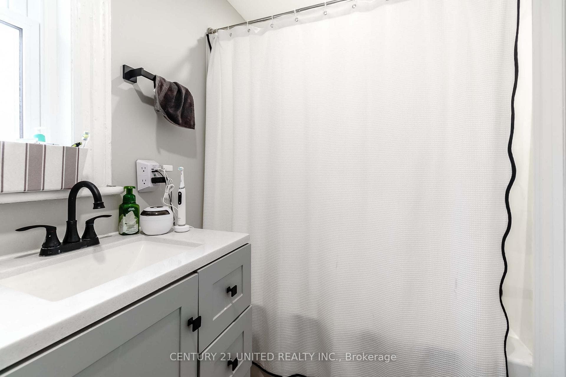 218 Park Street photo 36