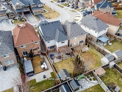 47 Hawke Crescent photo 50