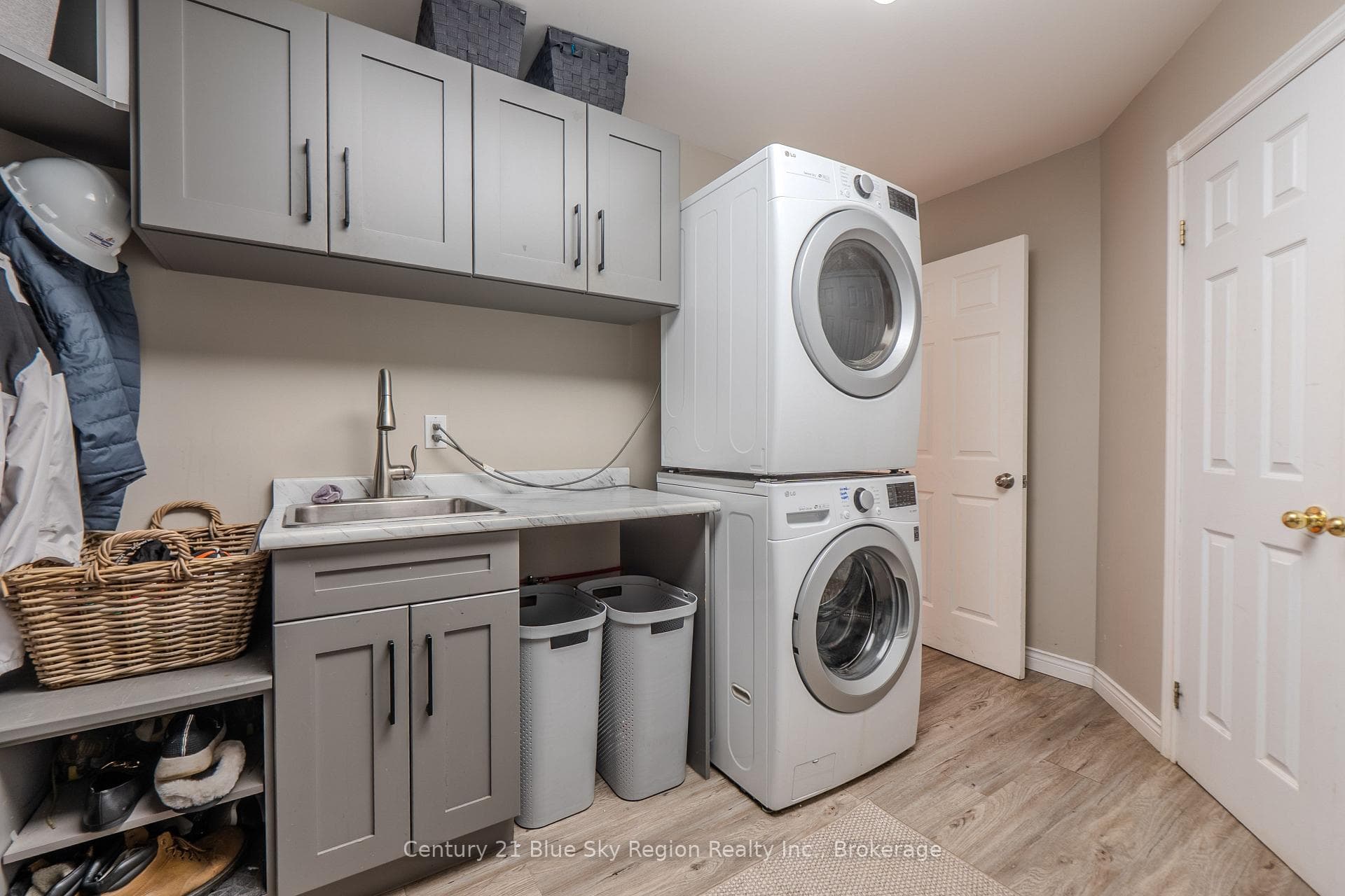 77 Janey Avenue photo 38