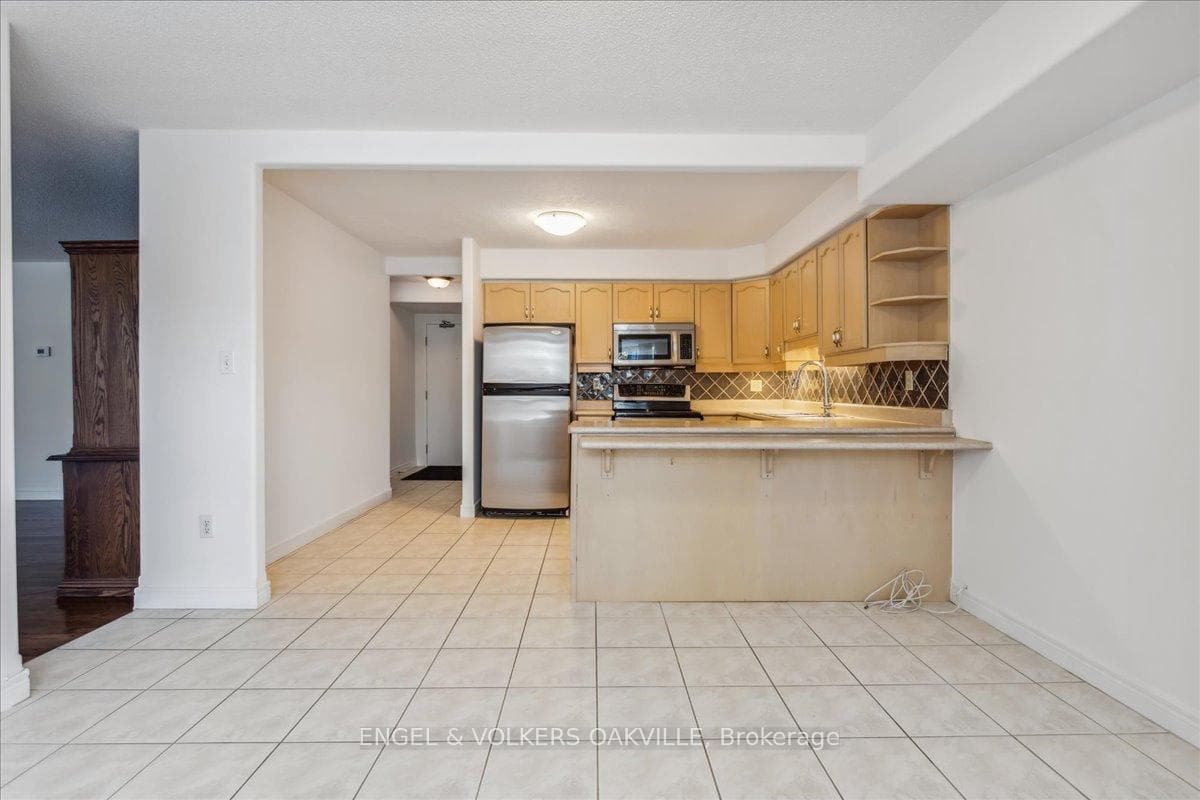 1272 Ontario Street Unit 203 photo 17