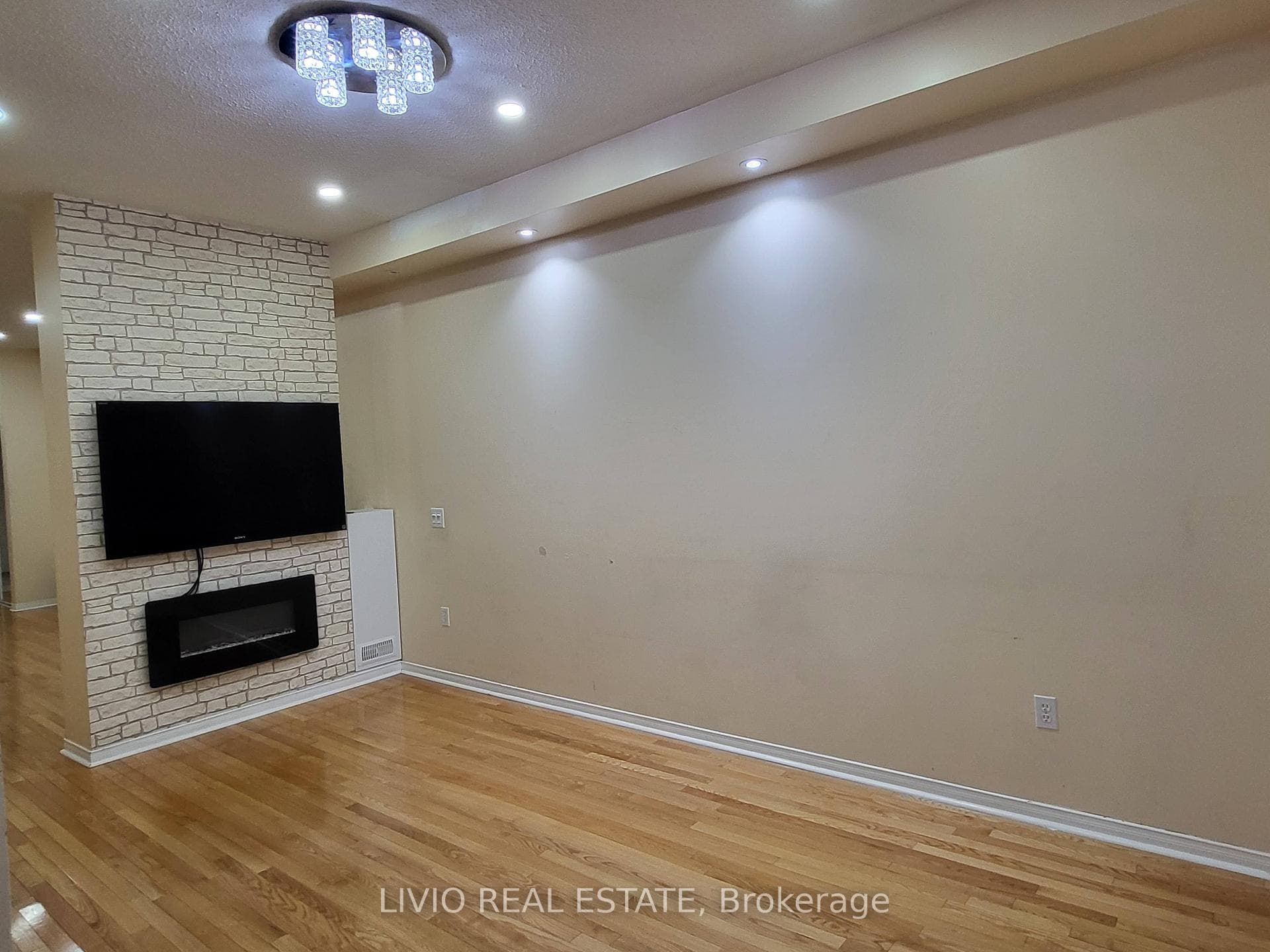 14 Pennyroyal Crescent photo 6