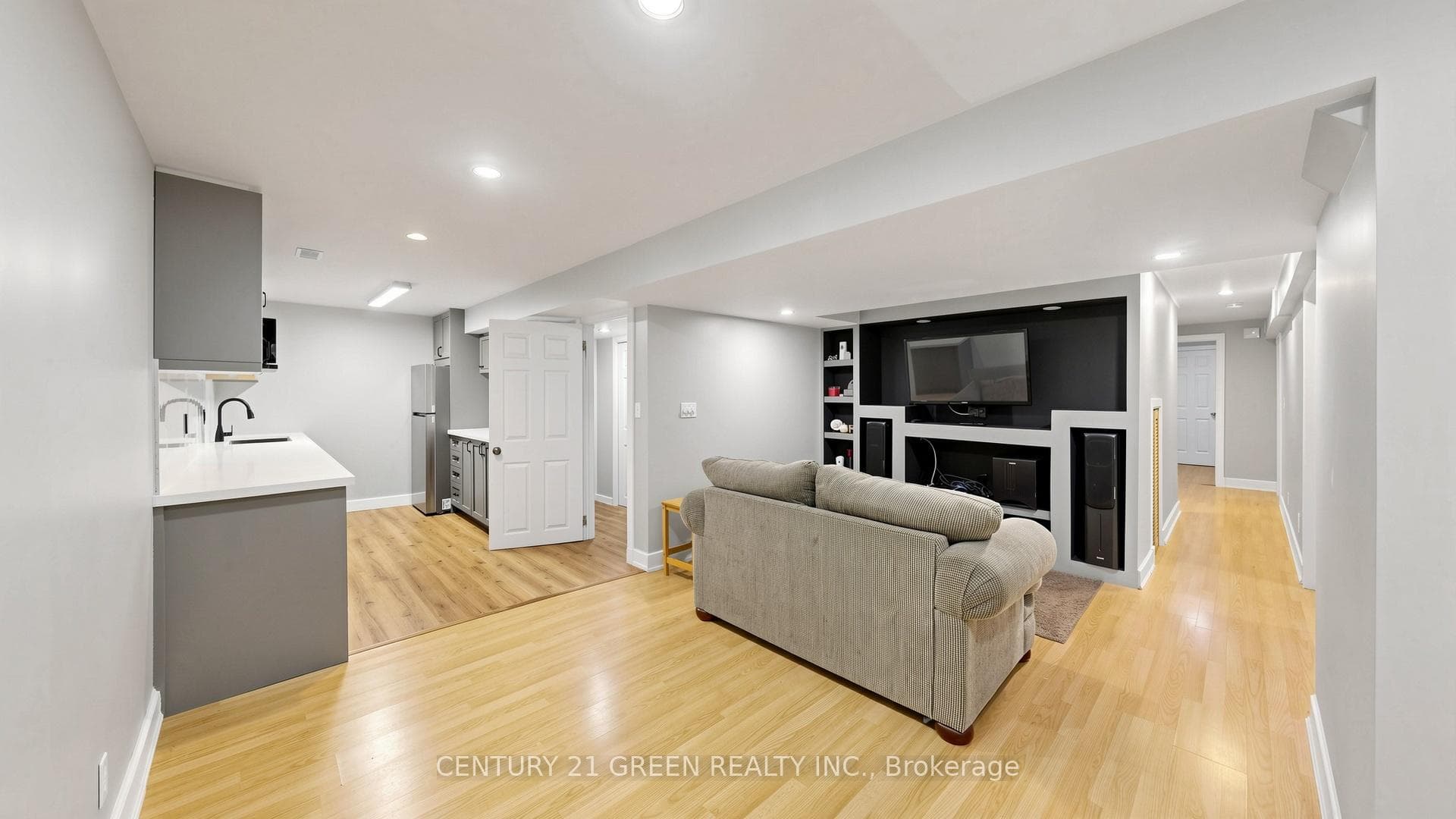 43 Hollowgrove Boulevard photo 33