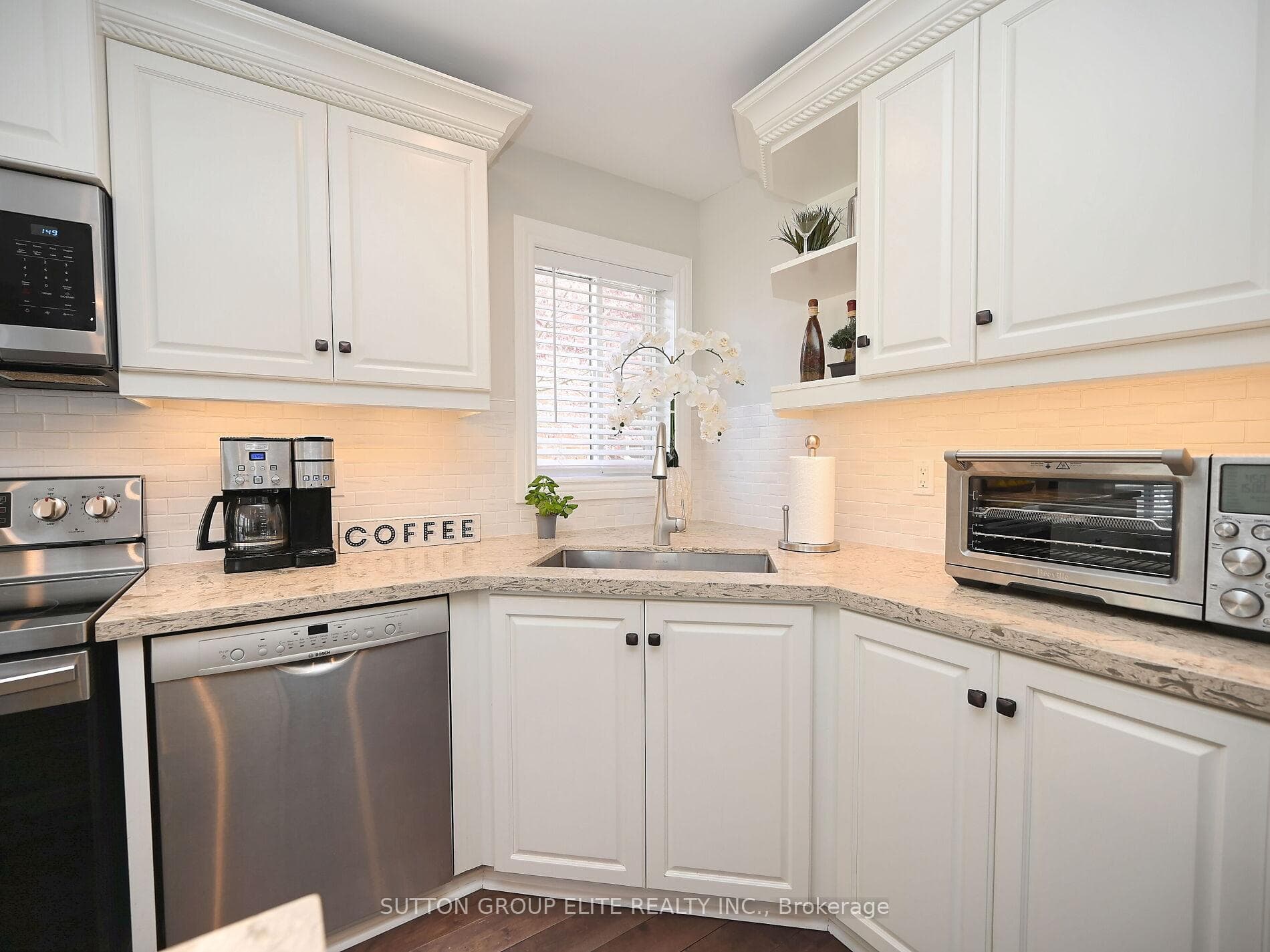 7383 Banffshire Court photo 13