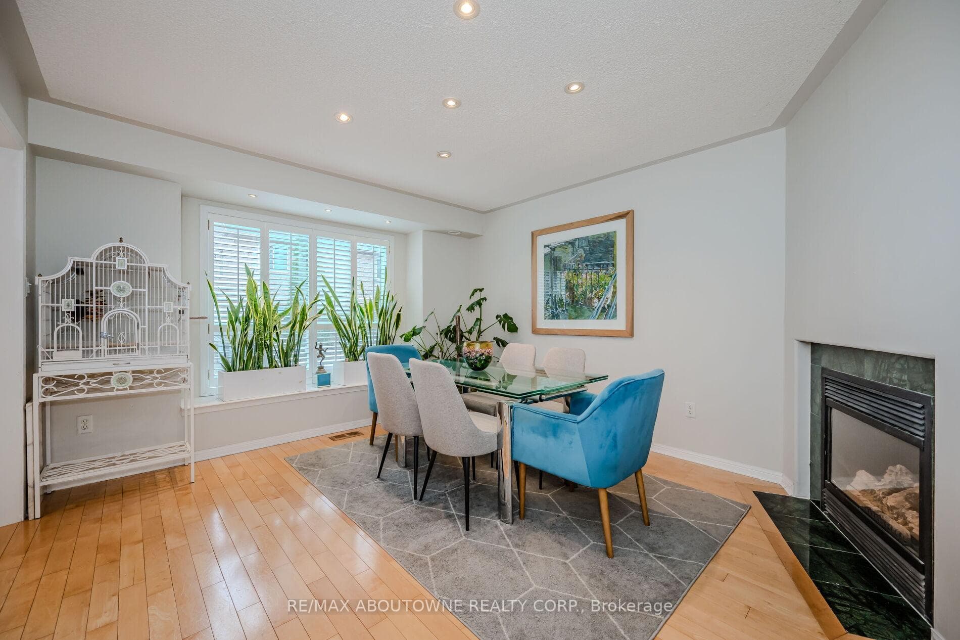 1364 Glenrose Crescent photo 9