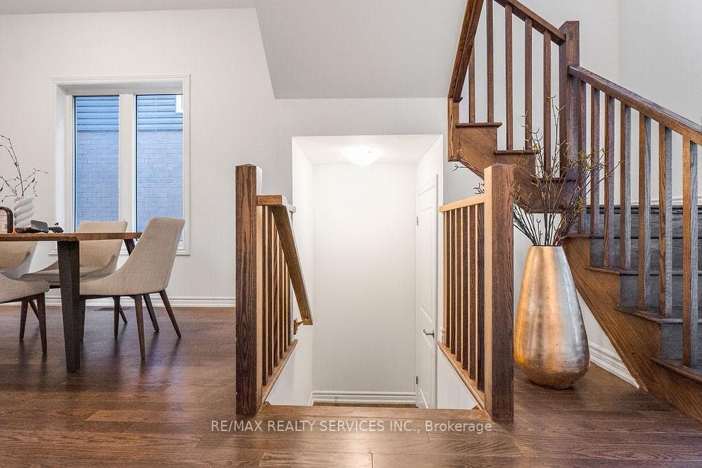 9 Copeman Avenue photo 32