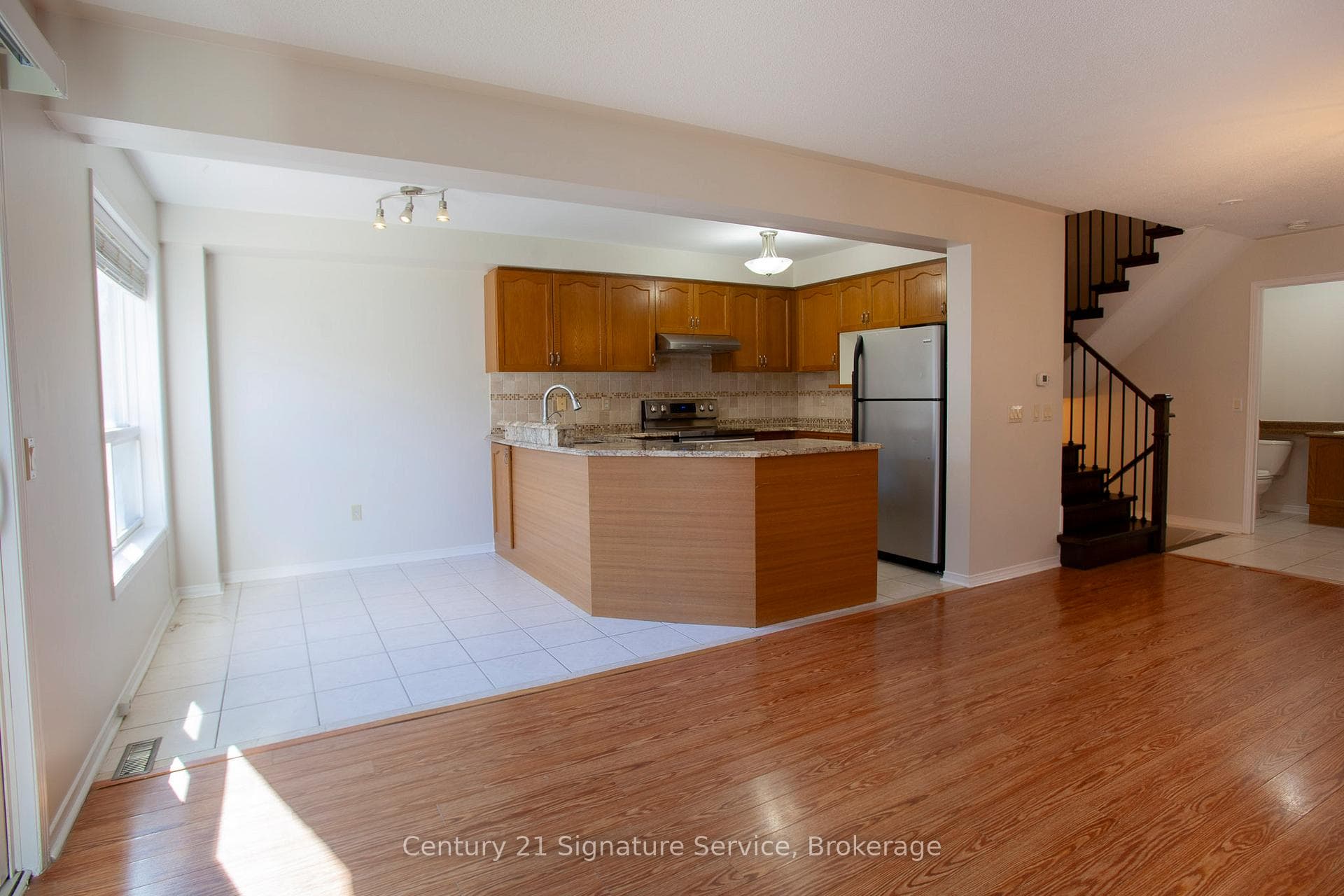 9 Queensland Crescent photo 4