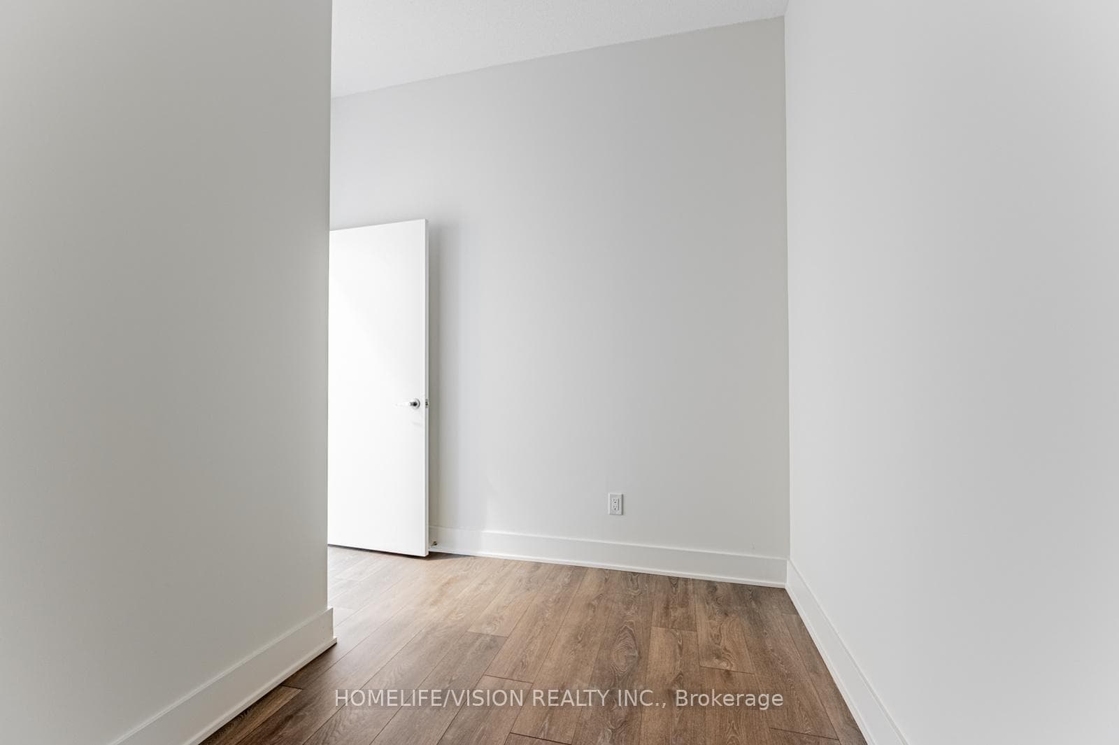 188 Fairview Mall Drive Unit 107 photo 22