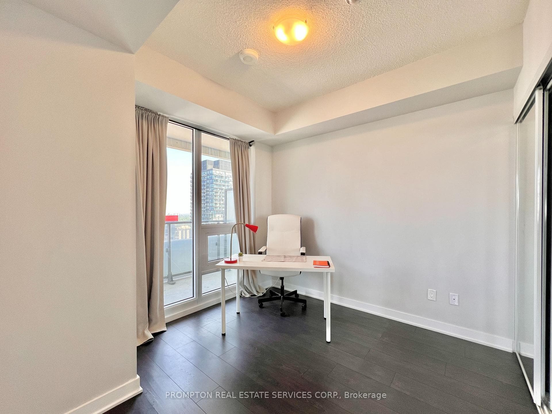 2221 Yonge Street Unit 3809 photo 11