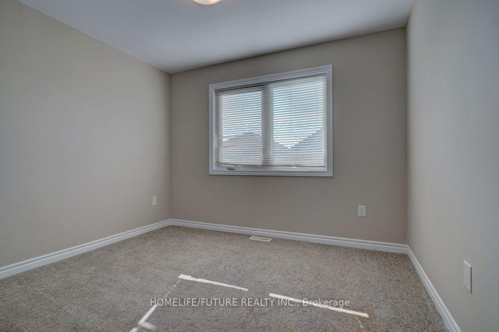 243 Bethune Avenue photo 20