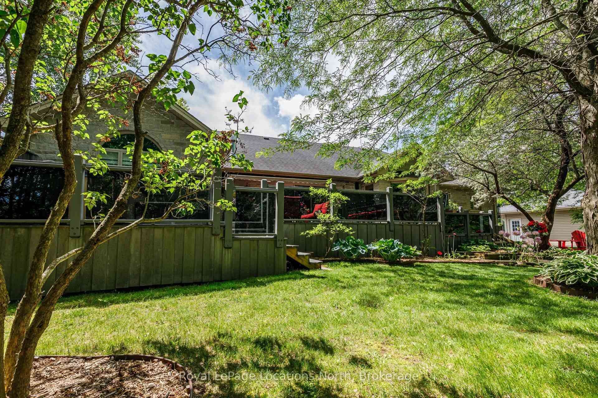 44 Blackburn Avenue photo 45
