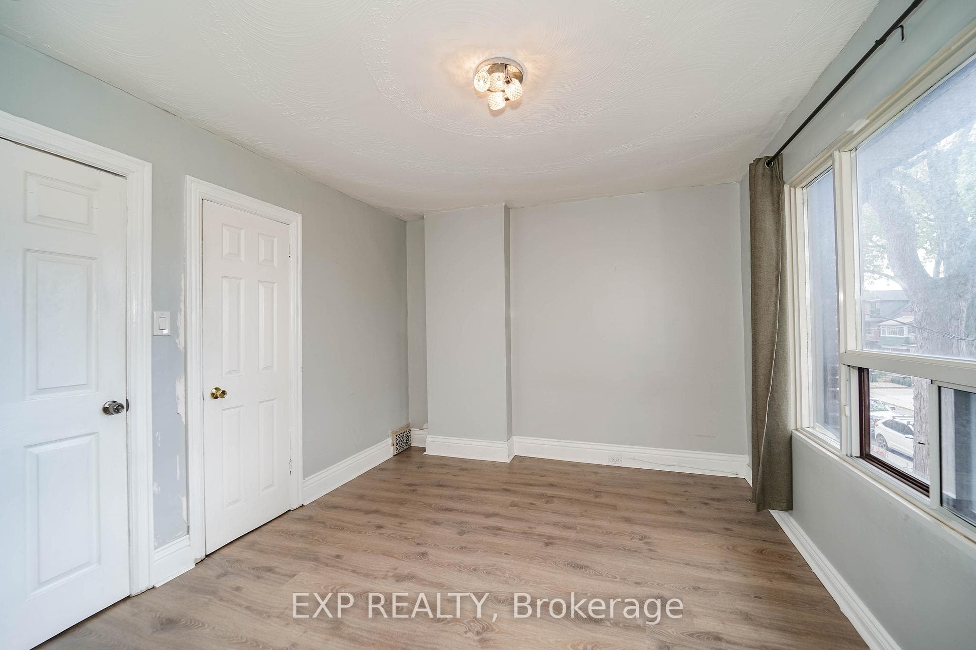 69 Salem Avenue photo 16