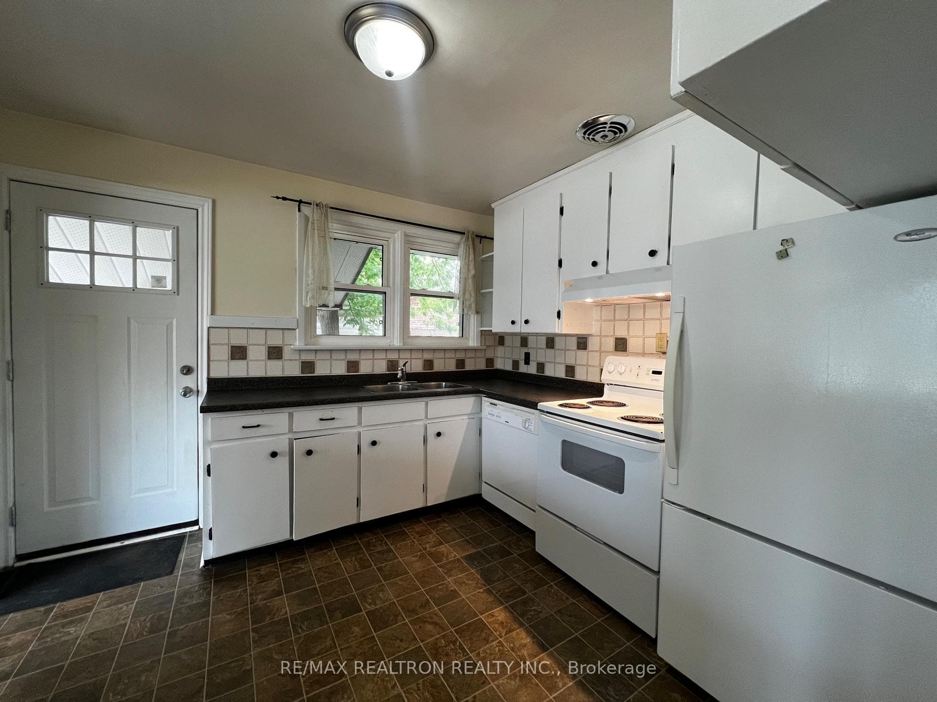 244 St Vincent Street Unit UPPER photo 11