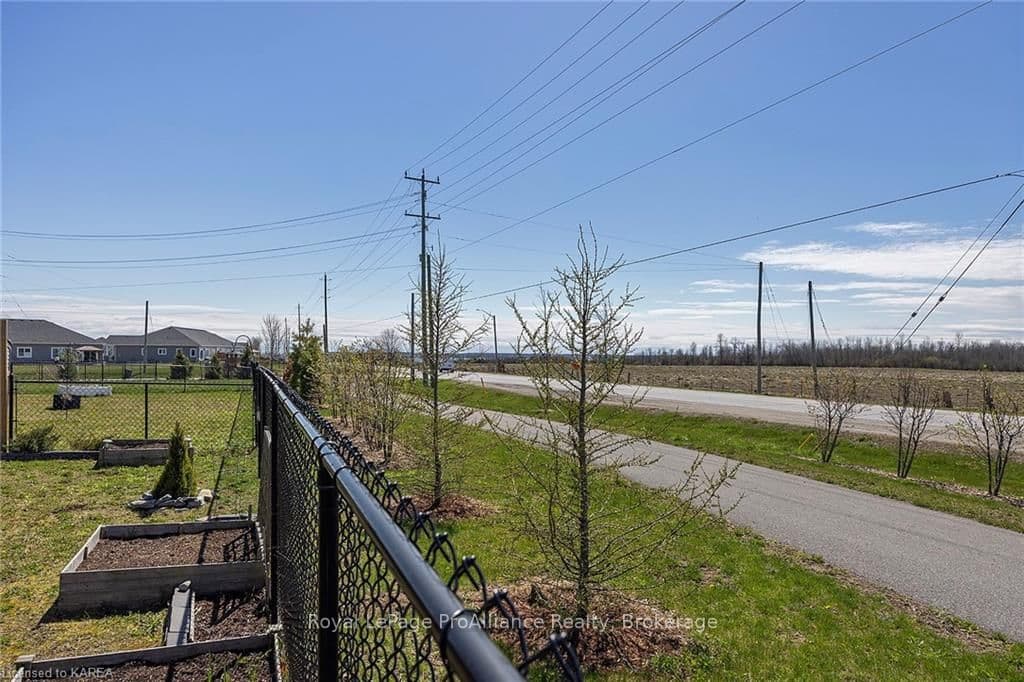 150 DR RICHARD JAMES Crescent photo 8