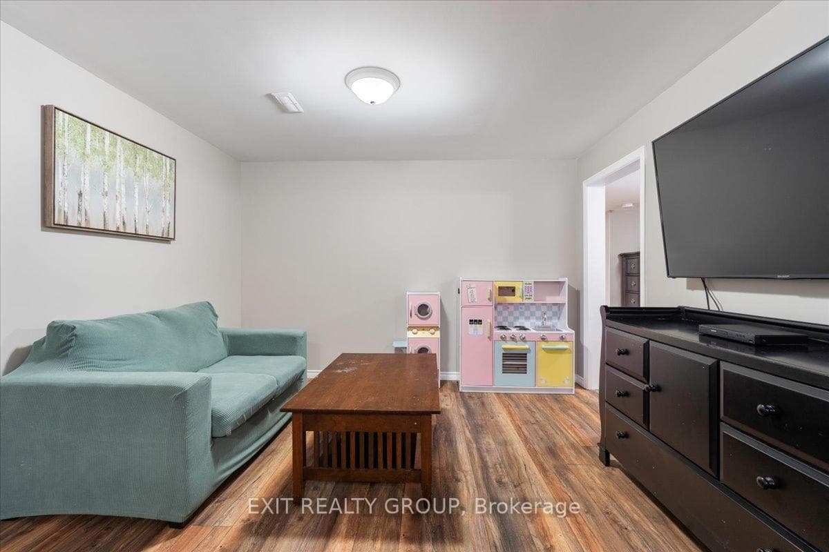 40 Kawartha Court photo 29