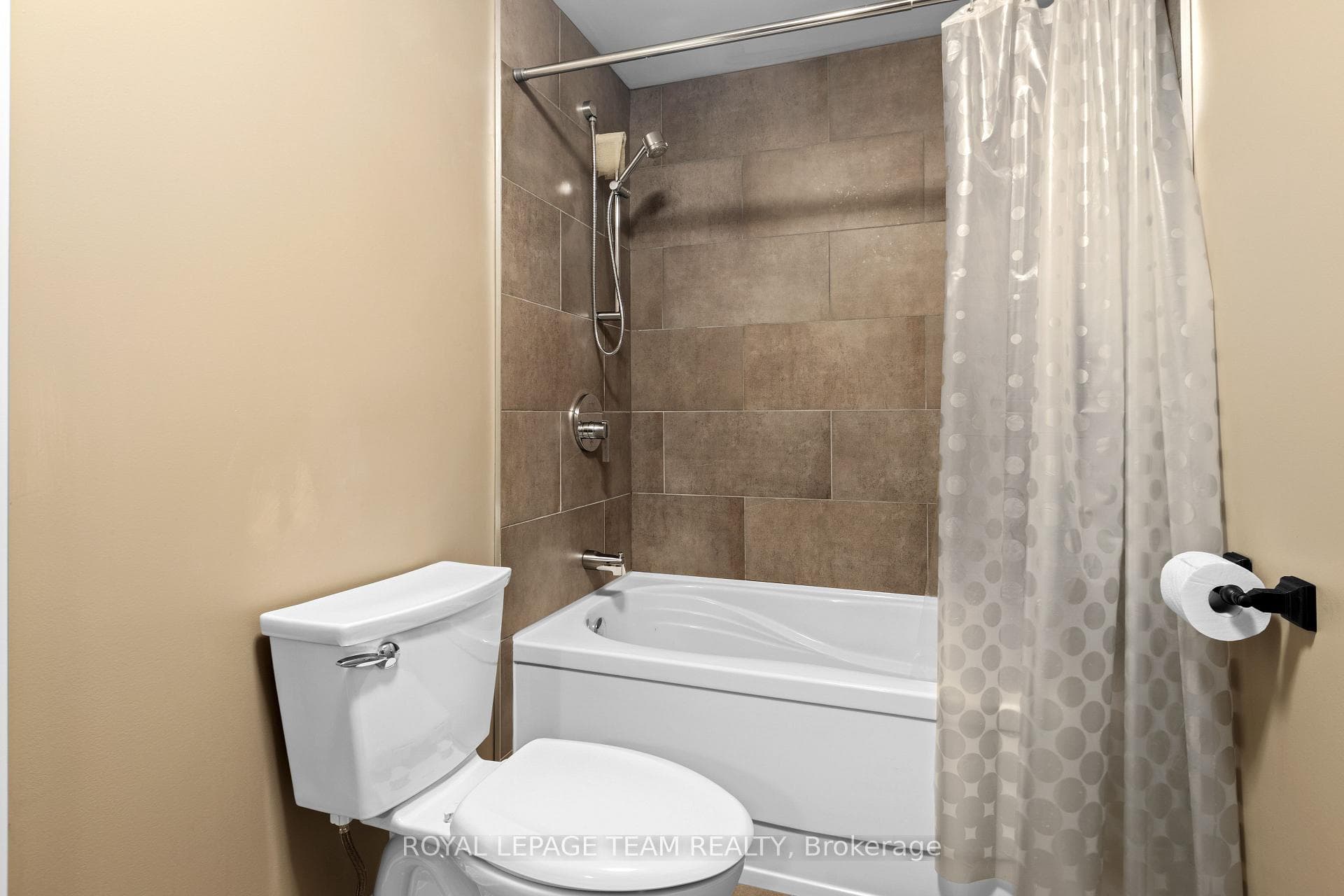 31 Granville Avenue photo 43