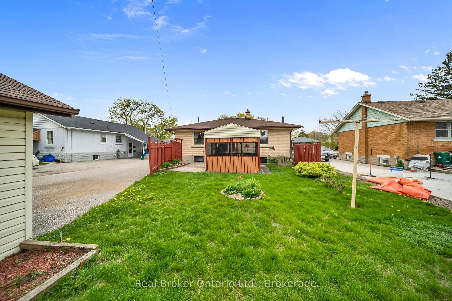 144 Byron Avenue photo 39