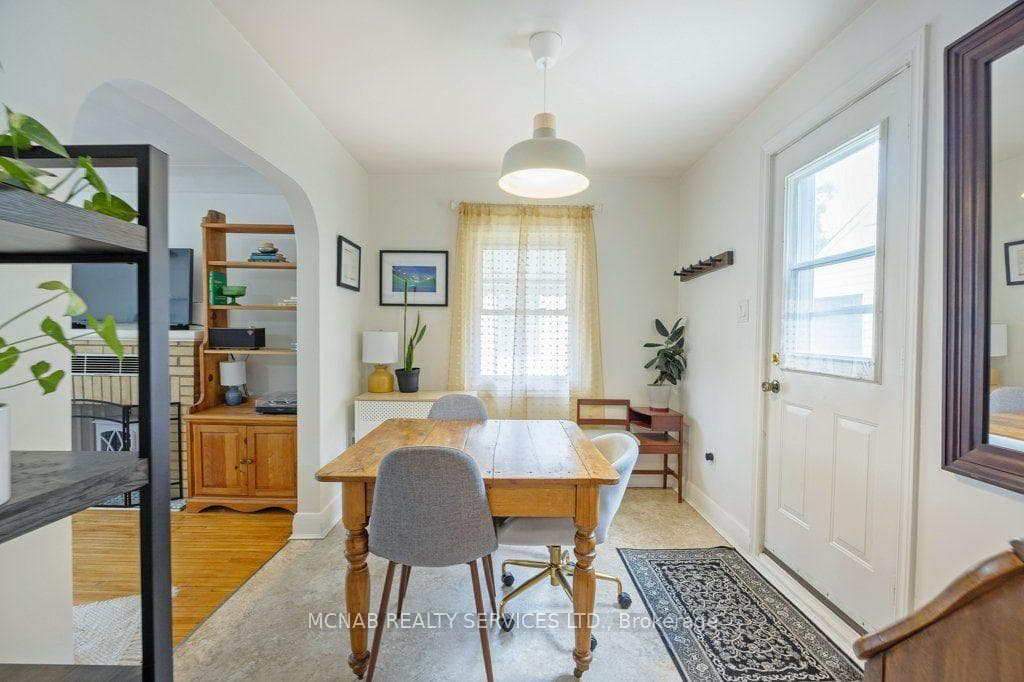 52 Broadway Avenue photo 10