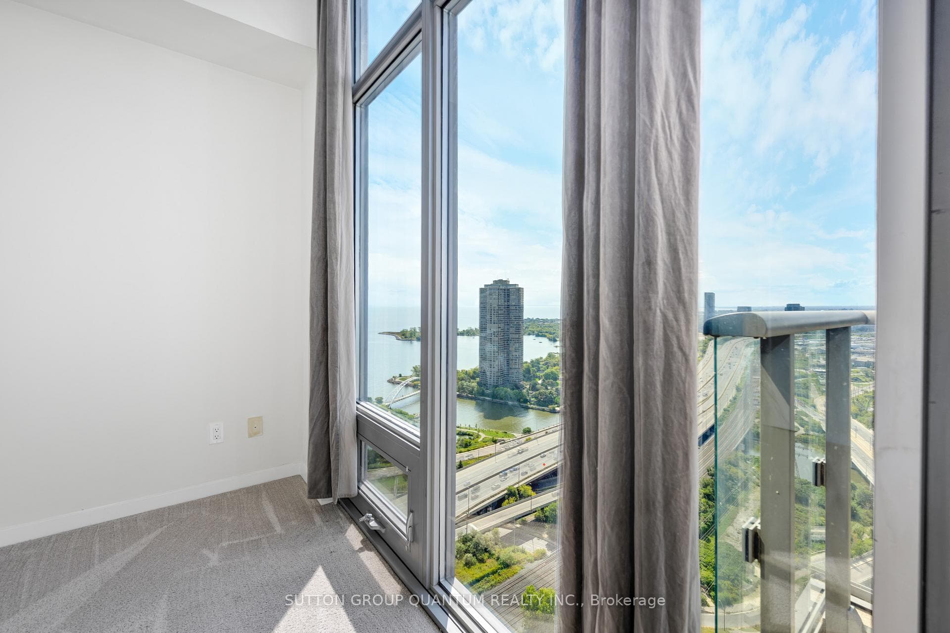 105 The Queensway Avenue Unit 3509 photo 18