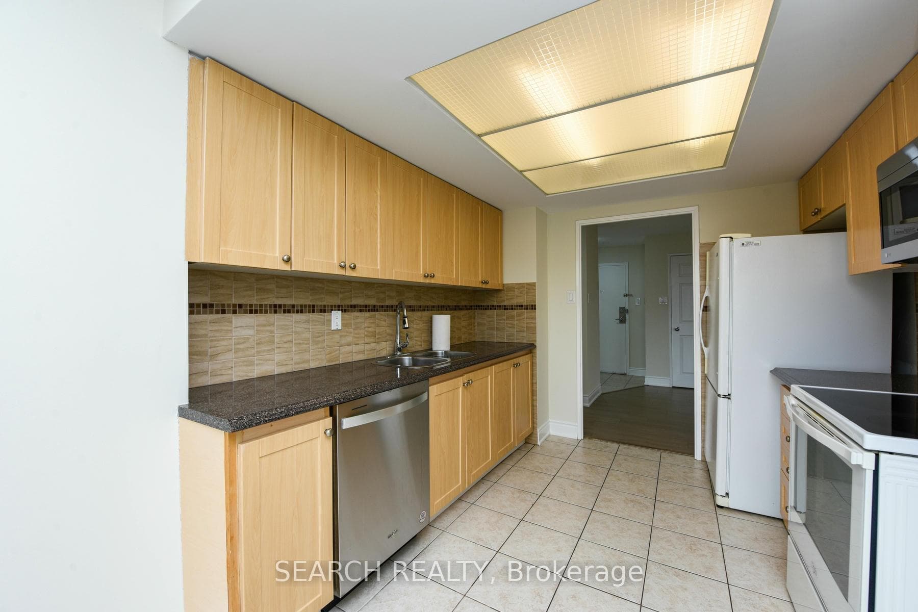 1155 Bough Beeches Boulevard Unit 101 photo 18