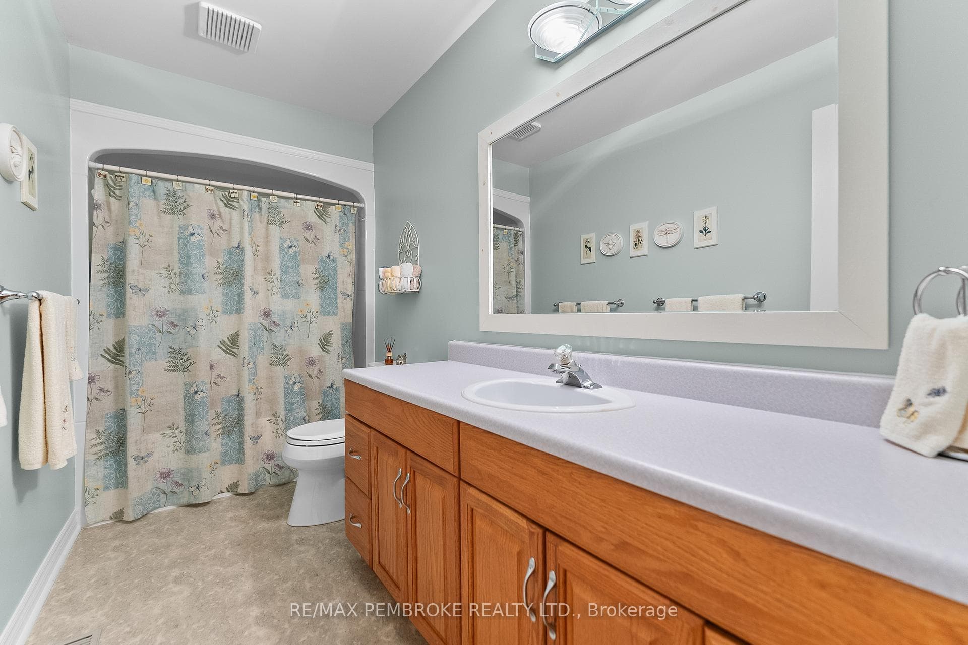 44 Ravenwood Crescent photo 21