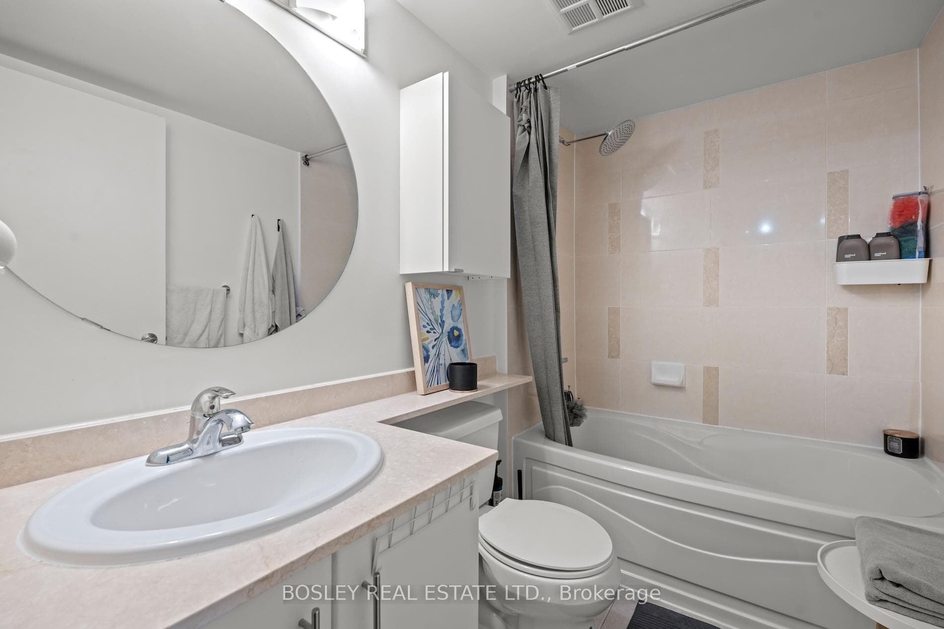 16 Yonge Street Unit 804 photo 4
