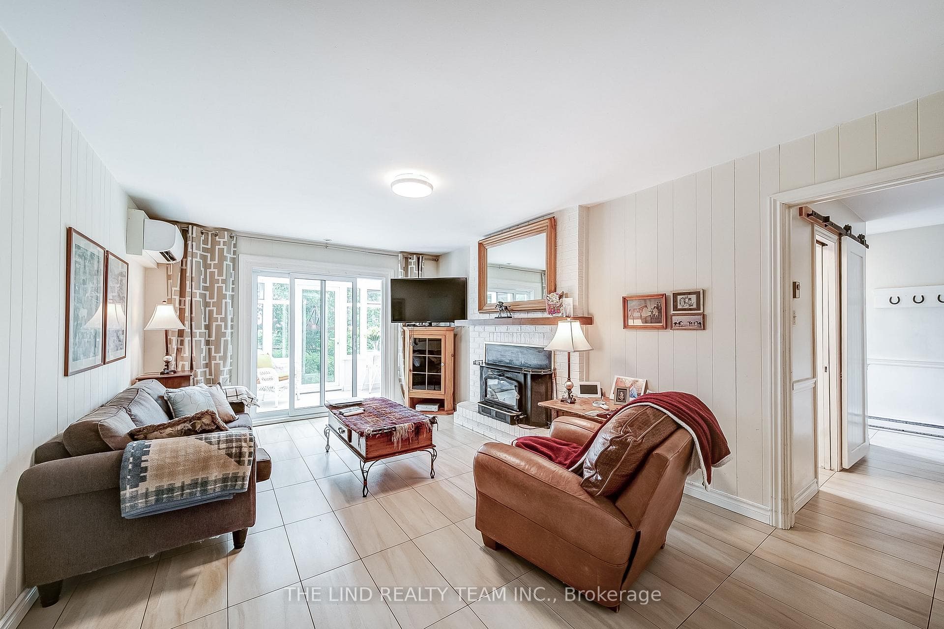 15809 Dufferin Street photo 14