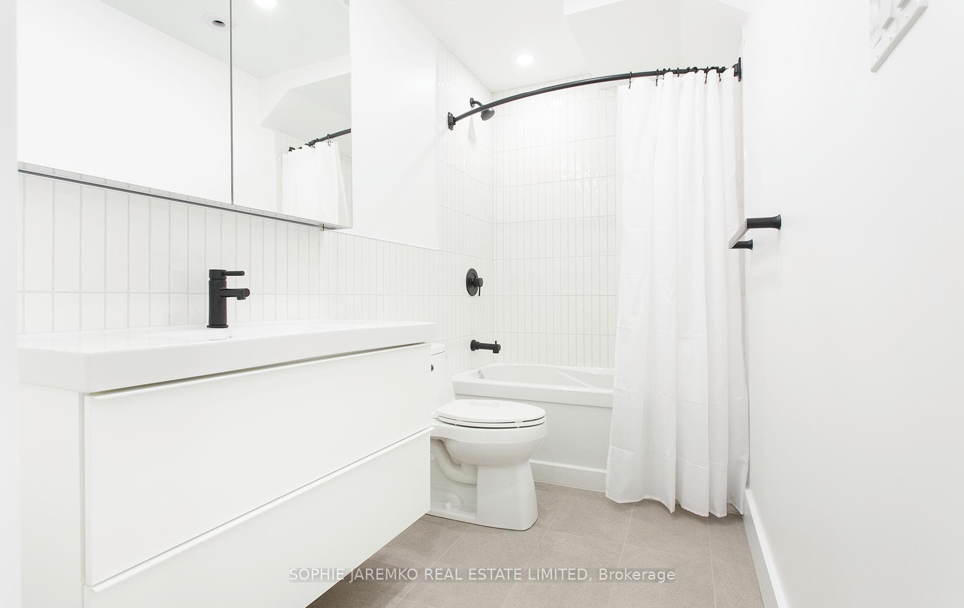 415 Roncesvalles Avenue Unit 2 photo 15
