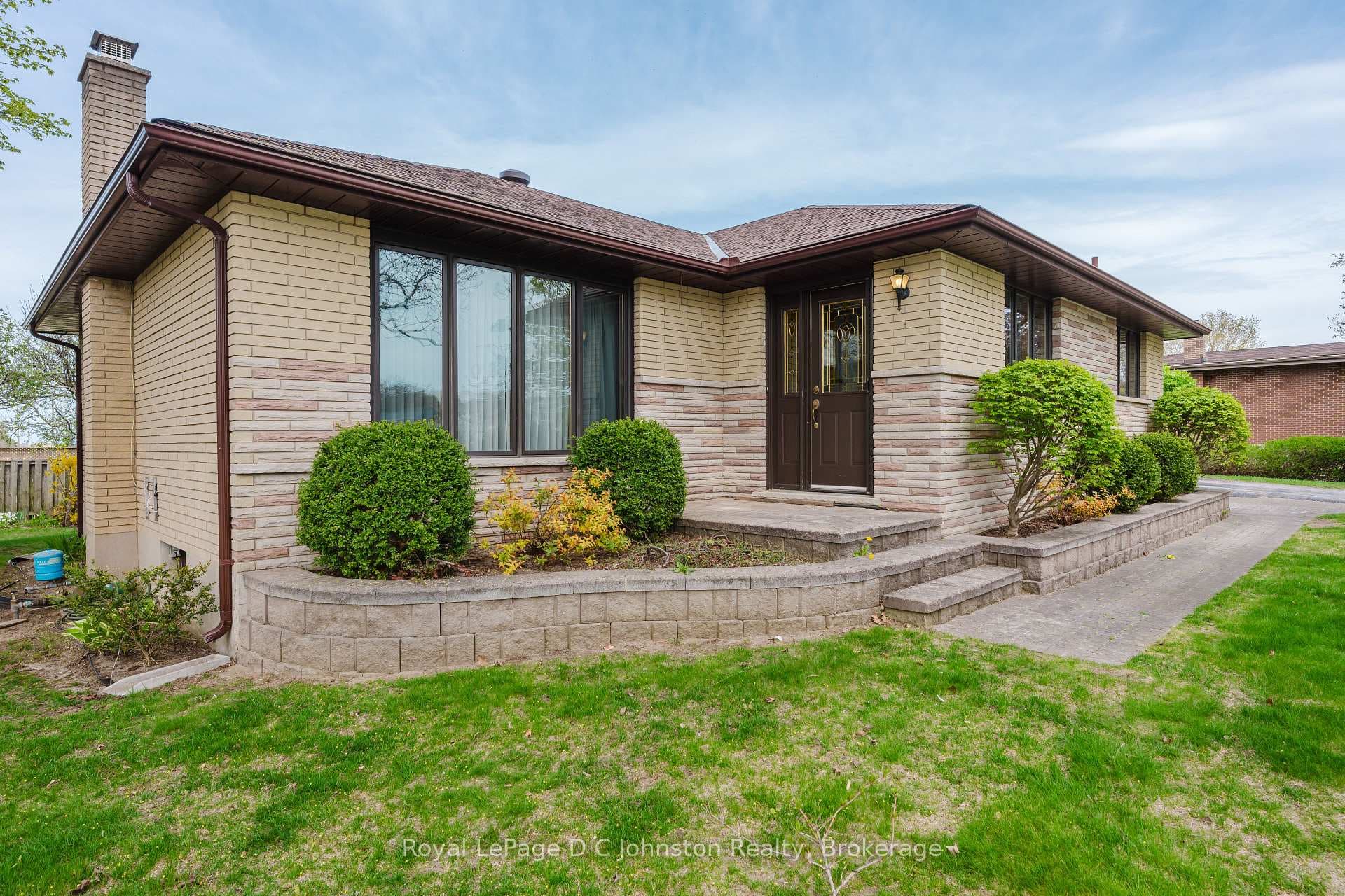 1010 Bricker Street photo 4