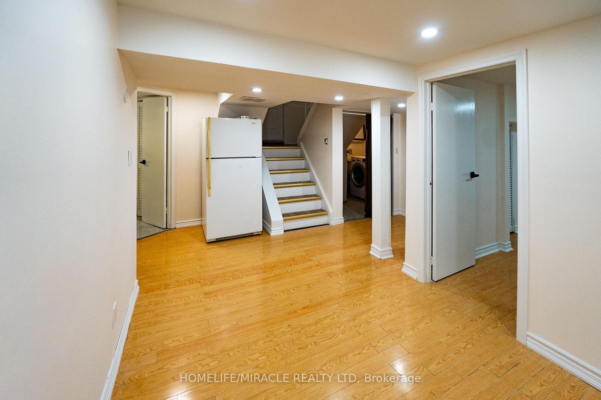 60 Denlow Drive photo 31