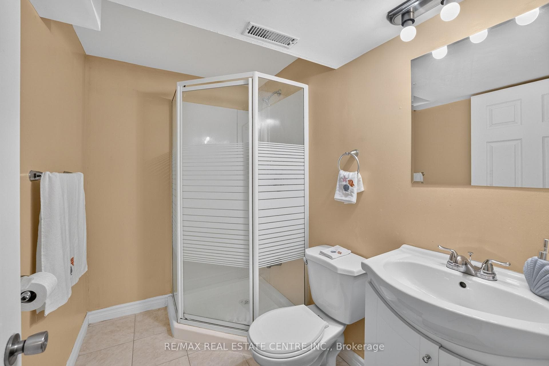 23 Burbank Crescent photo 26