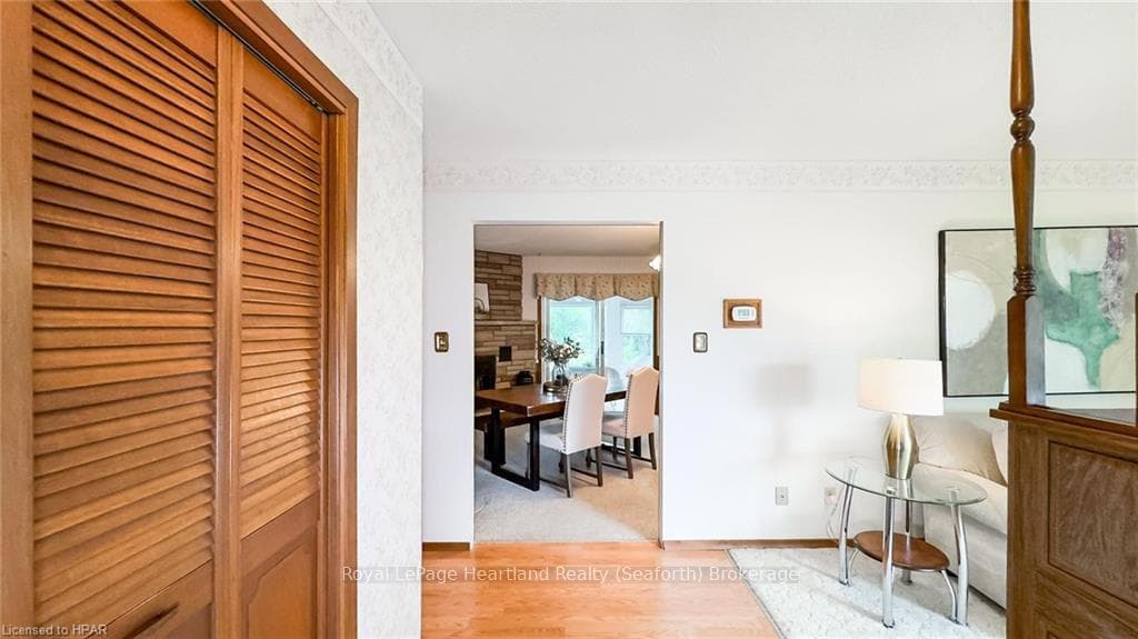 410 HOLMES Street photo 3