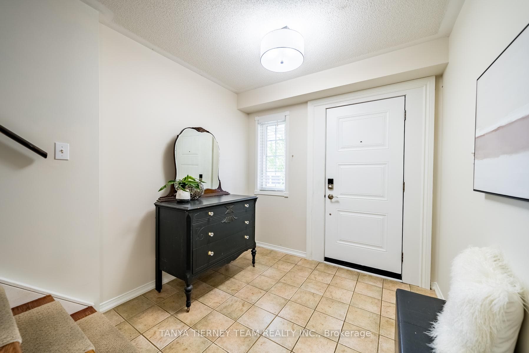 34 Wells Crescent photo 6