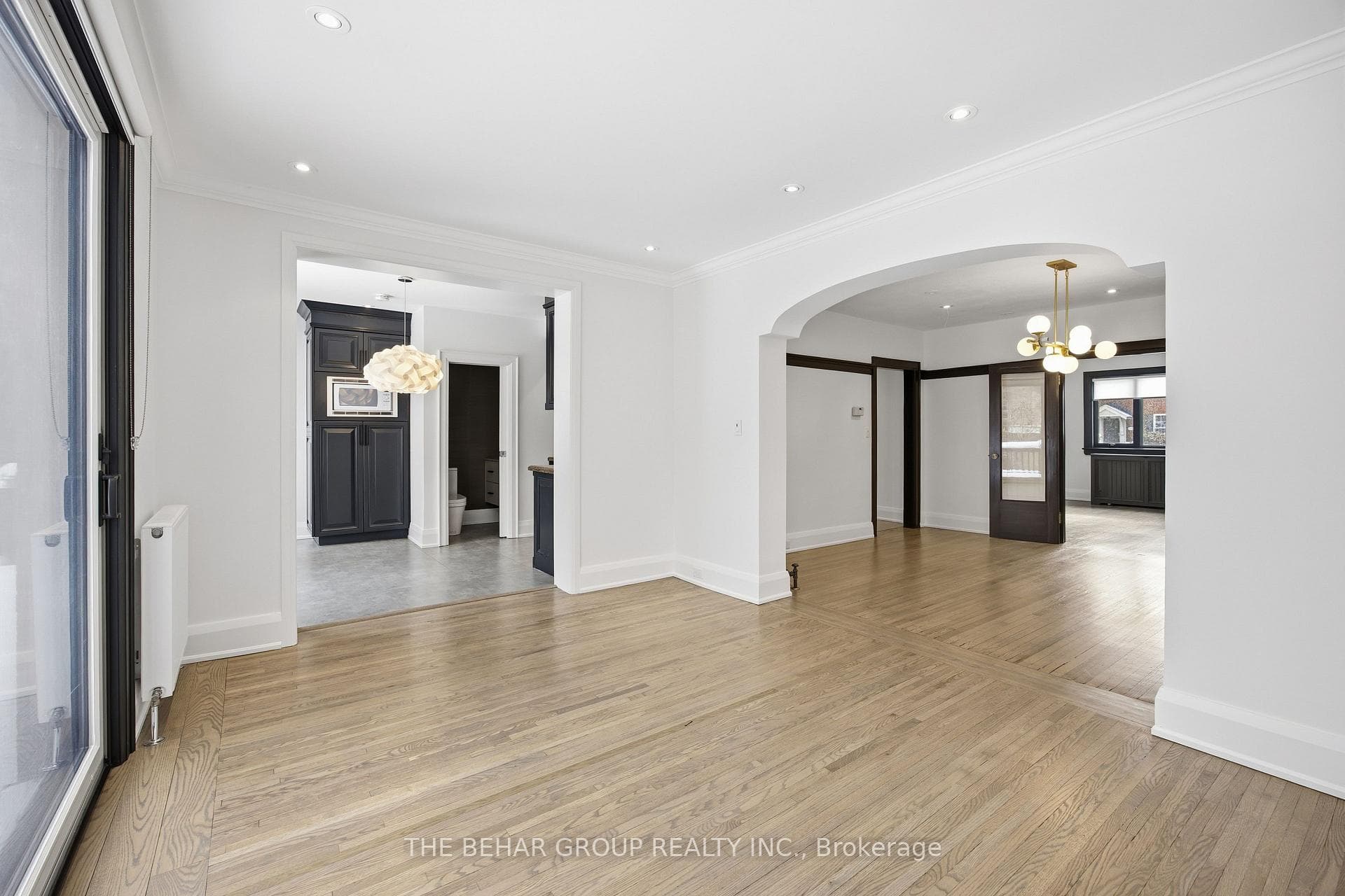241 Lonsmount Drive photo 4