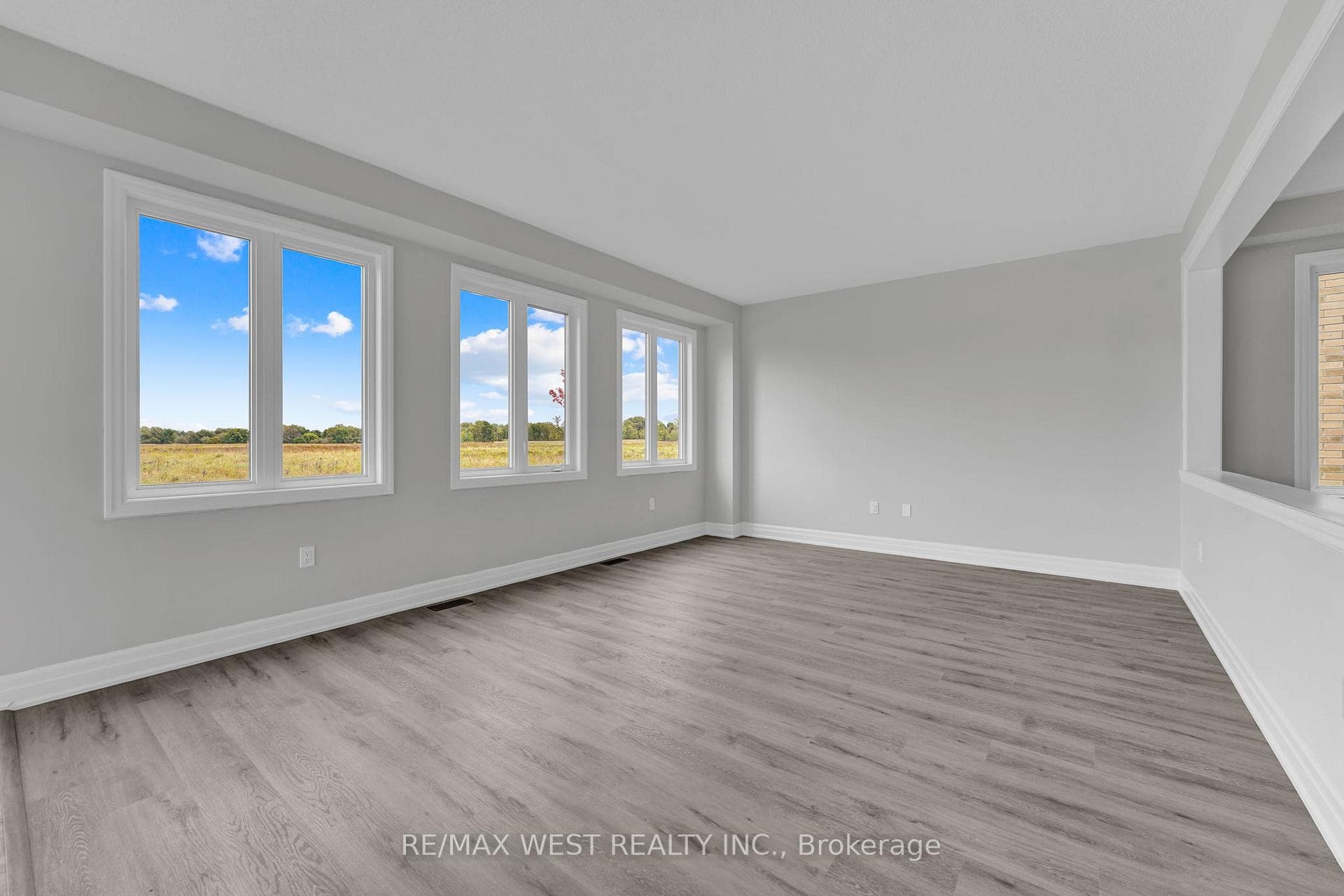 160 Union Boulevard photo 10