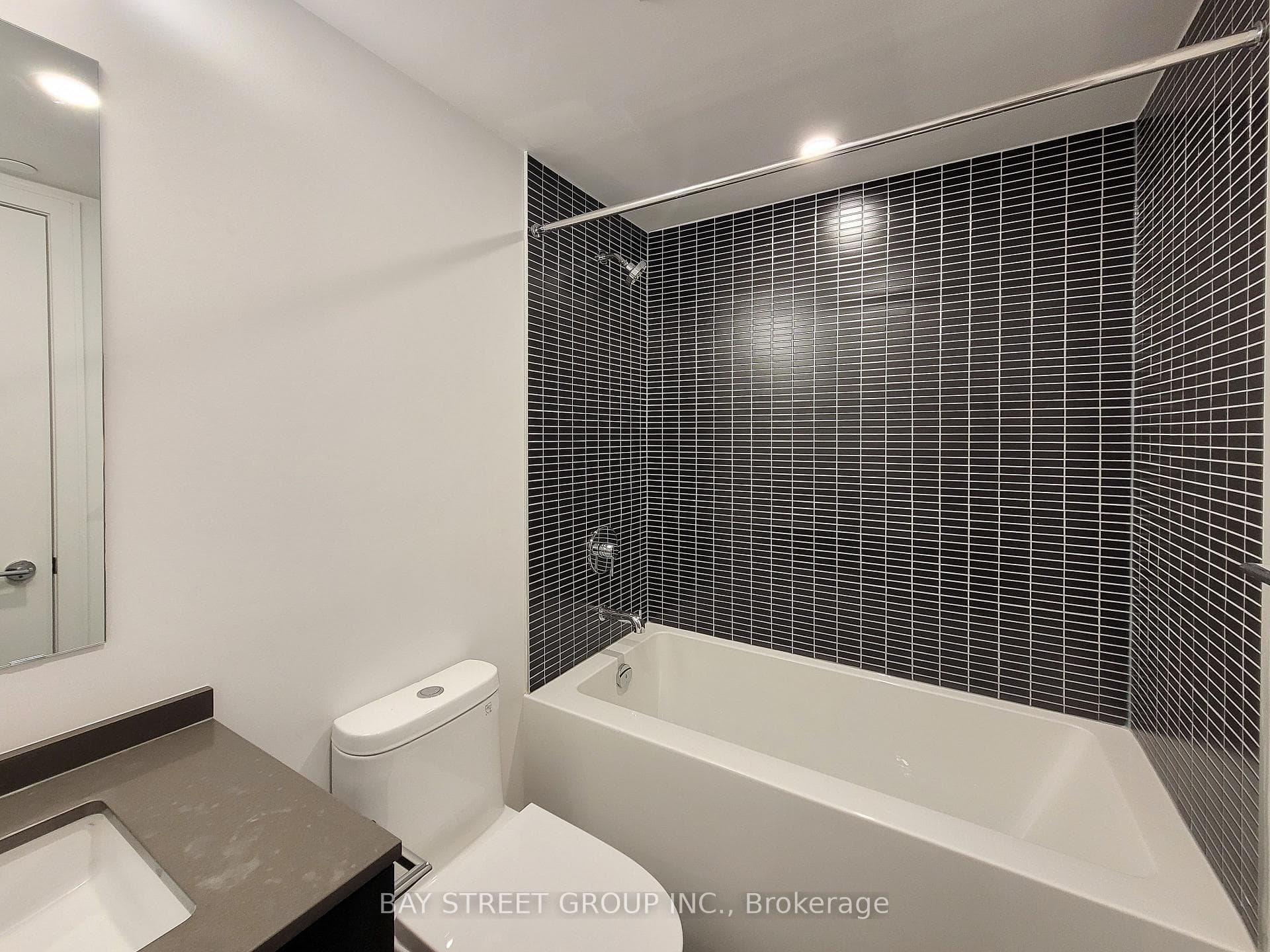 1 Jarvis Street Unit 525 photo 7