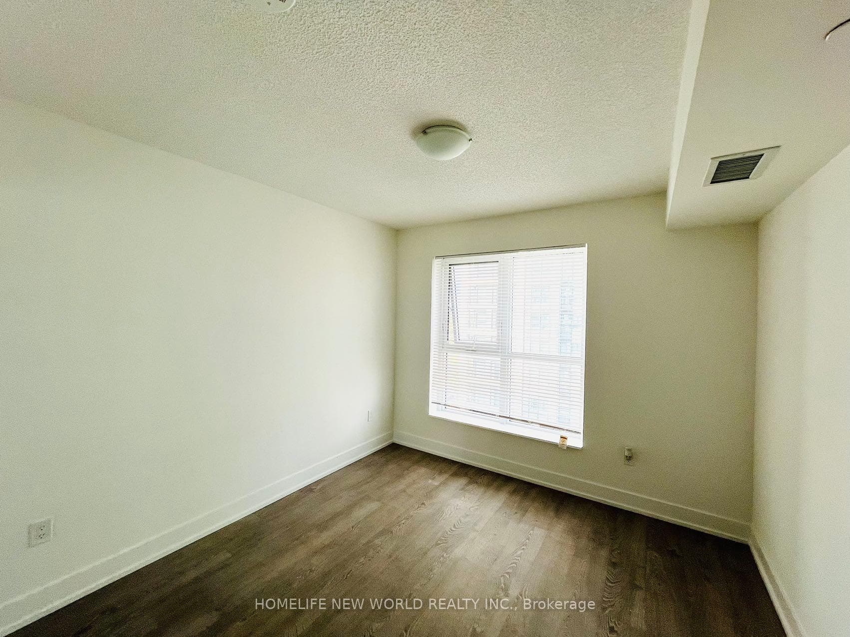 9 Mabelle Avenue Unit 1522 photo 4