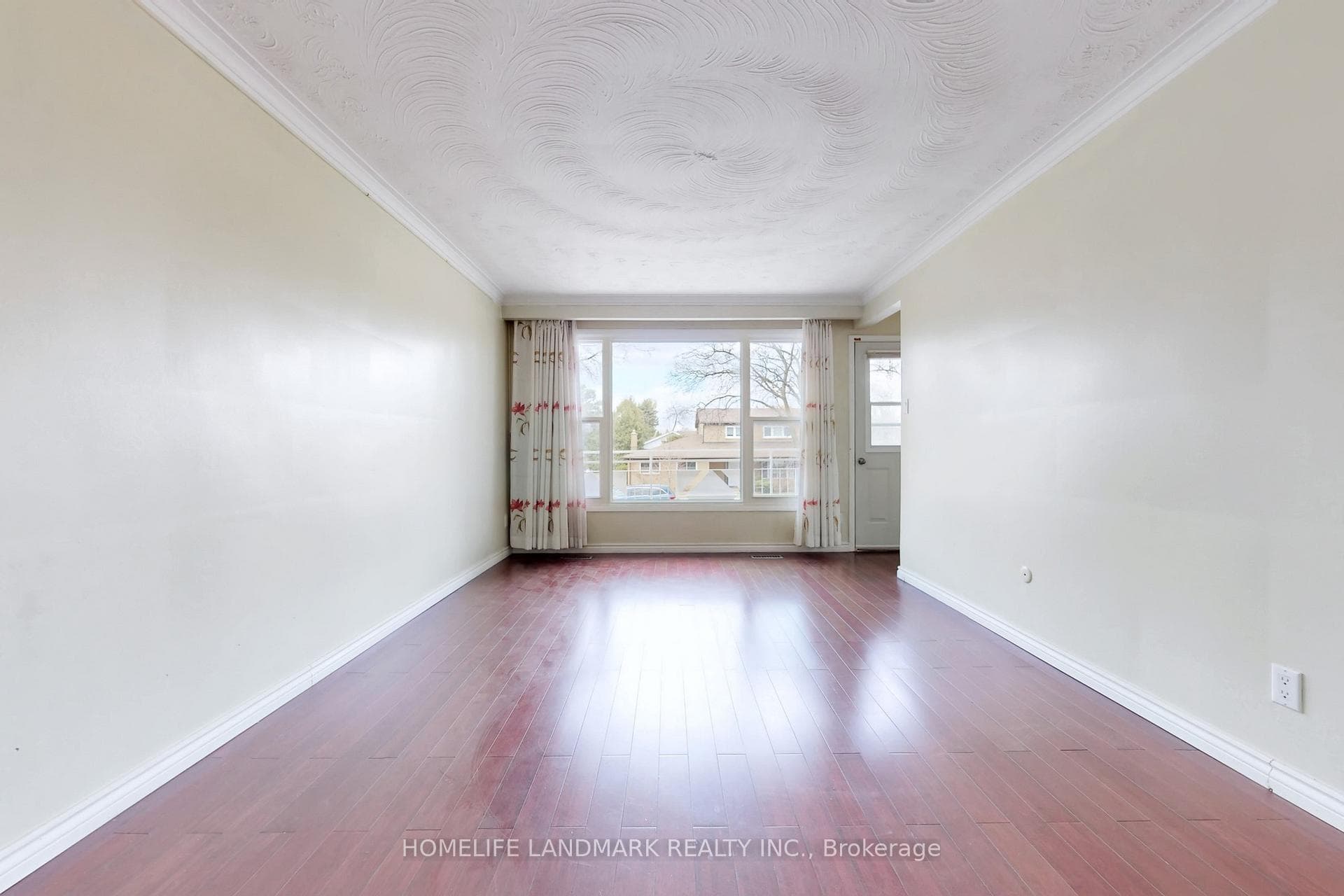225 Pineway Boulevard photo 5