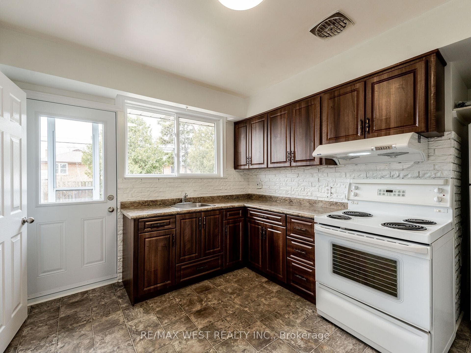 20 Perivale Crescent photo 10